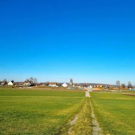 Ruhige, Modern Eingerichtete 2 Im Untergeschoss Eines Zweifamilienhauses *