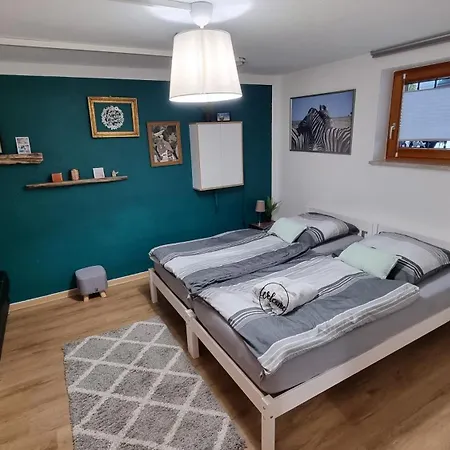 Ruhige, Modern Eingerichtete 2 Im Untergeschoss Eines Zweifamilienhauses *