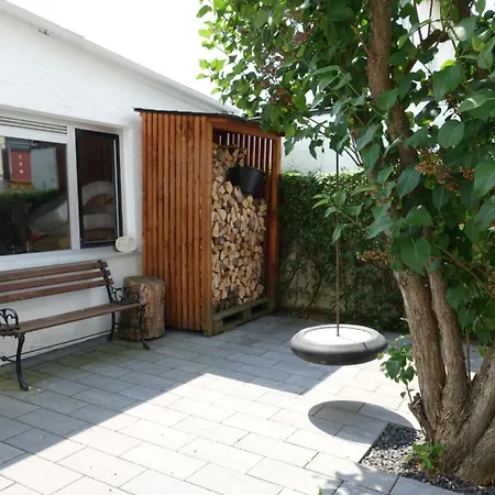 Ruhige, Modern Eingerichtete 2 Im Untergeschoss Eines Zweifamilienhauses *