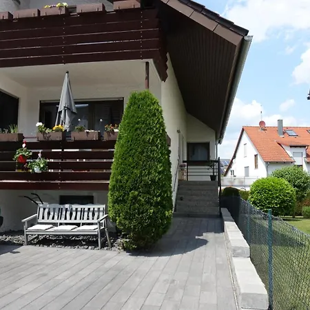 Ruhige, Modern Eingerichtete 2 Im Untergeschoss Eines Zweifamilienhauses